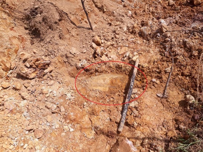 Đào móng nhà, hoảng hồn phát hiện quả bom nặng hơn 140kg