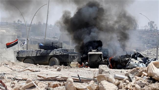 Chiến cơ Syria xuất kích, cày nát căn cứ và xe bọc thép IS ở Raqqa