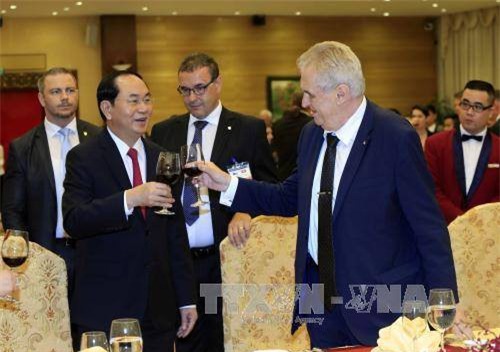 Chủ tịch nước Trần Đại Quang mở tiệc chiêu đãi Tổng thống Cộng hòa Séc