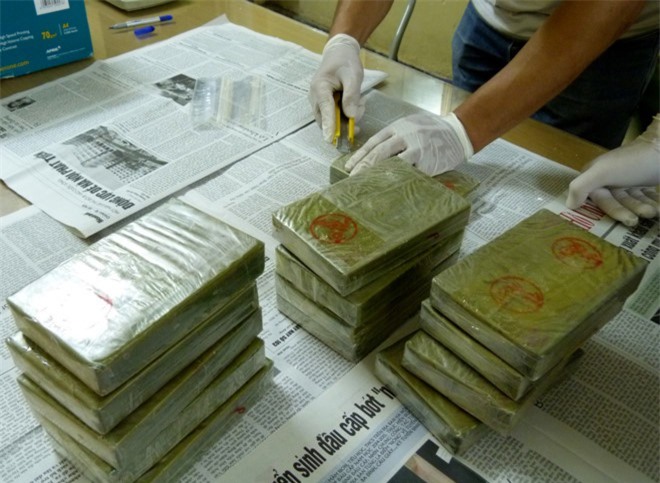 Lao xe "mở đường máu", đối tượng vận chuyển 29 bánh heroin vẫn sa lưới