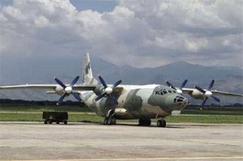 Máy bay quân sự Myanmar lao xuống biển: 15 người may mắn sống sót 