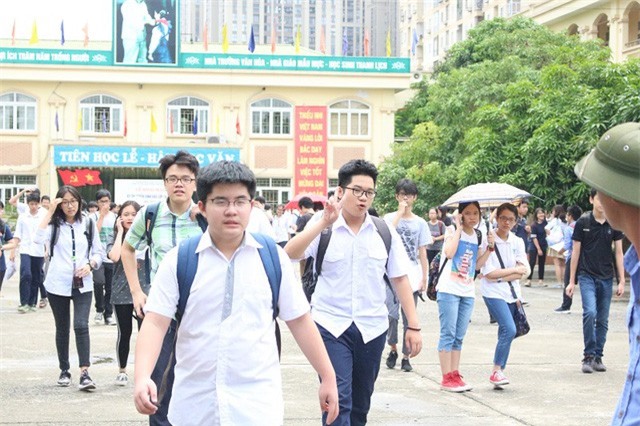 Một thí sinh thi vào lớp 10 nhờ người thi hộ ở Hà Nội