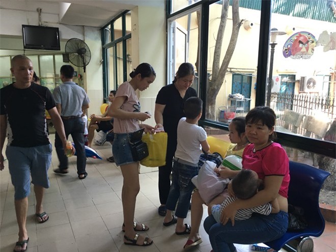 Dịch sốt xuất huyết gia tăng bất thường ở Hà Nội, Sài Gòn