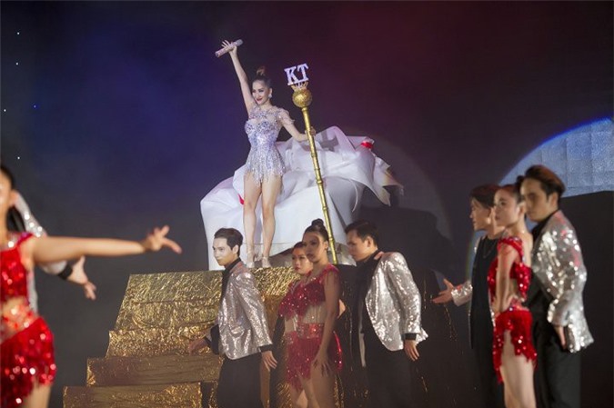 Khánh Thi tiết lộ số tiền "khủng" cho liveshow 25 năm