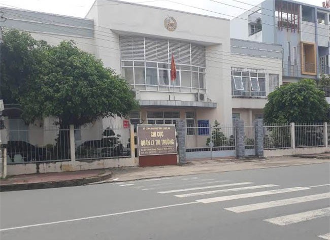 Thiếu nợ hàng trăm triệu, Phó đội QLTT bị cách chức