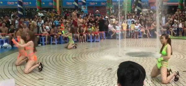 Múa bikini phản cảm ở Đầm Sen: Phạt 45 triệu đồng, đình chỉ BDNT 