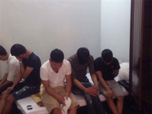 Bắt quả tang 5 thanh niên đang “phê” ma túy đá trong khách sạn