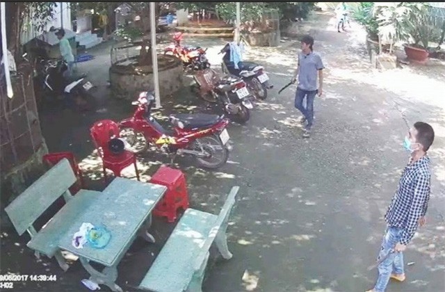 Chủ quán karaoke ở Đồng Nai bị nhóm thanh niên truy sát 