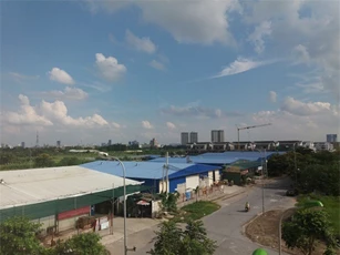 Hàng loạt nhà xưởng xây dựng trái phép cạnh ủy ban phường Xuân Phương