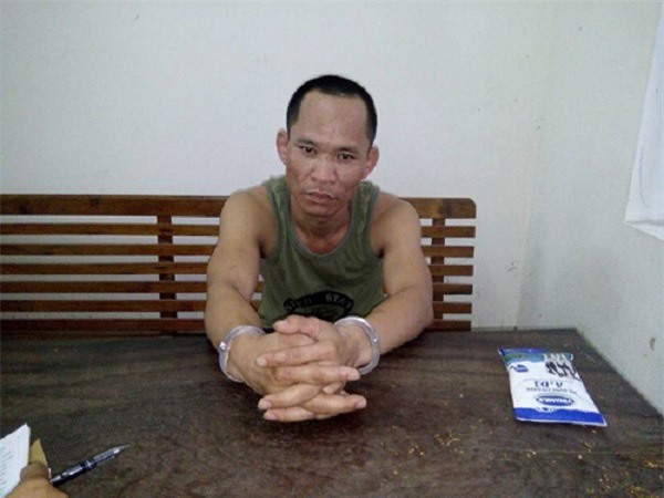 Ngáo đá xông vào đập phá cây ATM Vietcombank