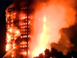 Tòa nhà 27 tầng bốc cháy dữ dội ở London, nhiều người mắc kẹt bên trong