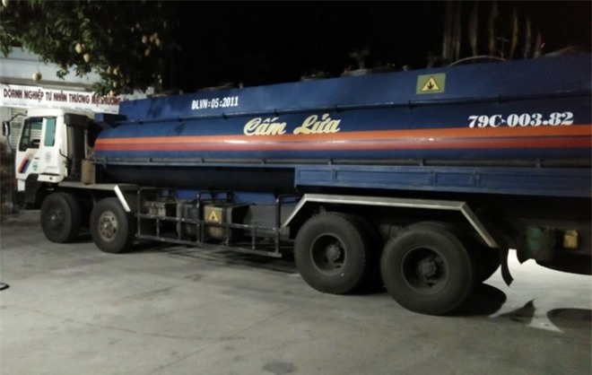 Bắt giữ xe bồn vận chuyển trái phép 12.000 lít xăng đi bán