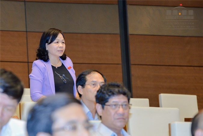 Cán bộ phải hết lòng, hết sức phục vụ nhân dân