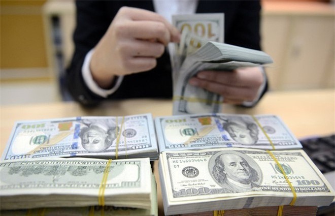 Fed tiếp tục tăng lãi suất