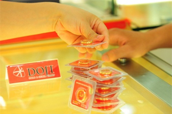 Giá vàng biến động mạnh