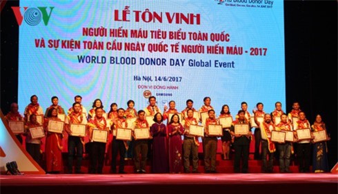 Tôn vinh 100 người hiến máu tiêu biểu toàn quốc
