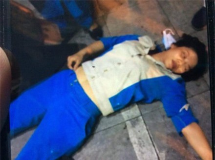 Cặp vợ chồng đánh công nhân vệ sinh bất tỉnh trình diện công an