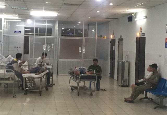 Va chạm giao thông rồi ẩu đả ở Sài Gòn, 3 người bị thương