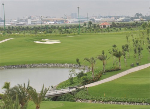 Dừng xây biệt thự, khách sạn trong sân golf Tân Sơn Nhất