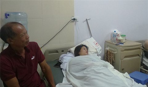 Nữ công nhân môi trường bị hành hung: Sức khỏe nạn nhân ra sao?