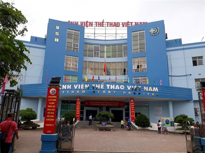 Bác sĩ bị hành hung, bắt quỳ gối xin lỗi: Bệnh viện thông tin chính thức