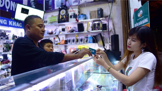 Chụp chân dung khi đăng ký thuê bao: Luật sư nói gì?