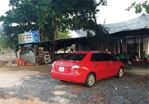 Vào quán cà phê, bị "đạo chích" mở ôtô lấy trộm tiền vàng