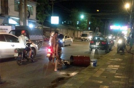 Thùng phuy nổ như bom ở Quảng Ninh, 1 người nát chân