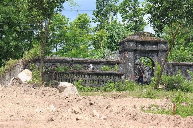 Xác minh lăng mộ vợ vua Tự Đức bị "san phẳng" ở Huế