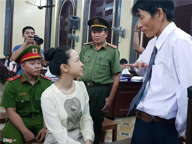 Xét xử Hoa hậu Phương Nga: Luật sư đề nghị bất ngờ
