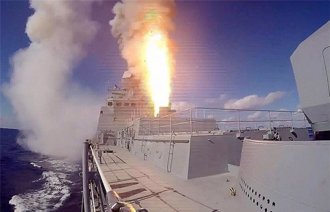 3 chiến hạm Nga nã tên lửa Kalibr, phá nát kho vũ khí IS ở Syria