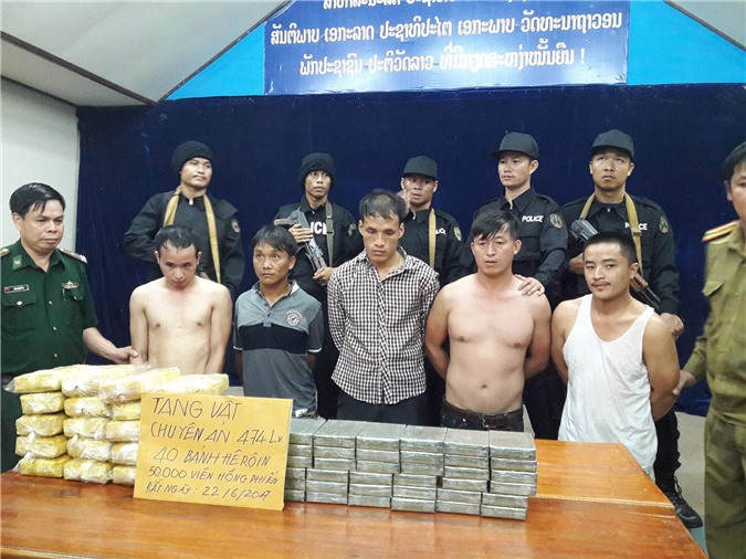 Bắt 5 đối tượng tàng trữ buôn bán trái phép Heroin và ma túy tổng hợp