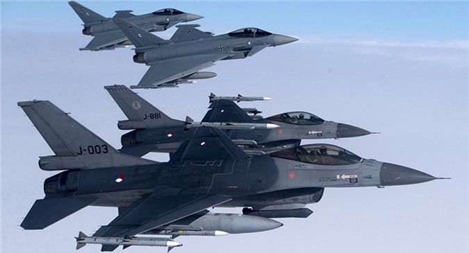 Tướng Nga bênh vực F-16 NATO áp sát máy bay chở Bộ trưởng QP Shoigu