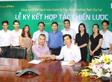 Bầu Đức chính thức bắt tay với Thế giới di động bán trái cây