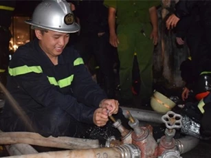 Kỳ thi THPT quốc gia 2017: Thí sinh trắng đêm chữa cháy rồi đi thi