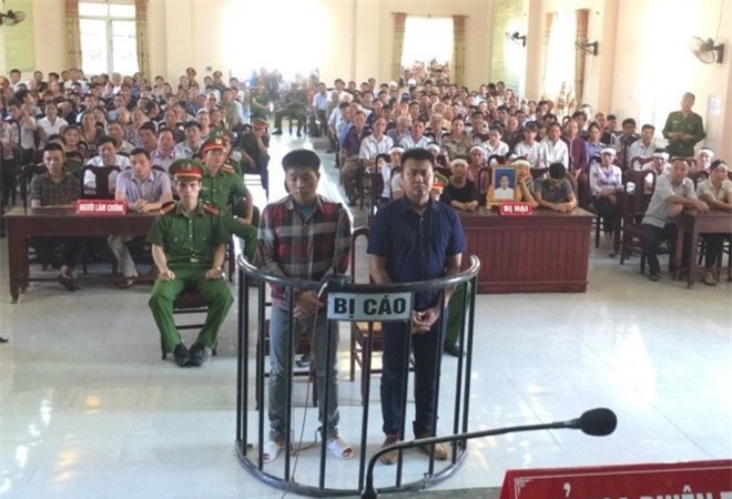 Thanh Hóa: Anh trai lái ôtô đâm chết đối thủ cứu em bị vây đánh