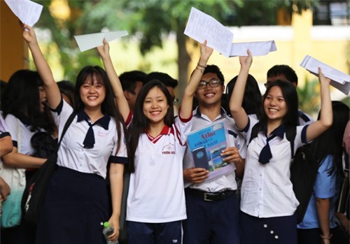 Thí sinh "thở phào" kết thúc kỳ thi THPT quốc gia