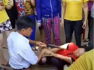 Tin bất ngờ về người phụ nữ bị dí dao vào cổ vì nghi bắt cóc trẻ em