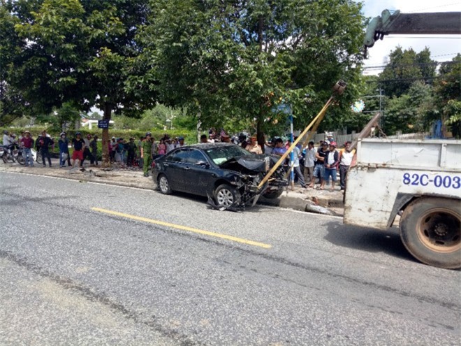 1 người chết 2 người bị thương sau cú đâm kinh hoàng của "ôtô điên"