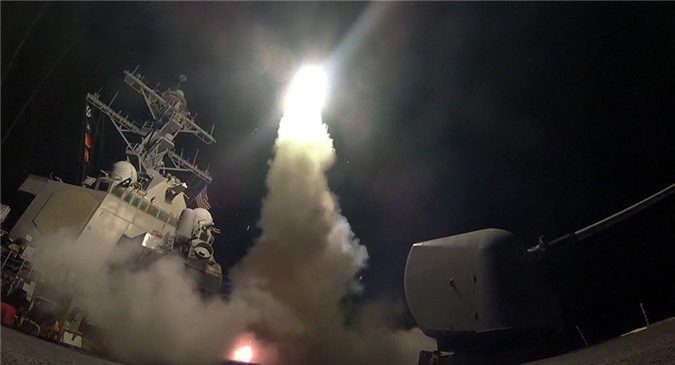 Lý do Tổng thống Trump ra lệnh tấn công căn cứ Shairat ở Syria