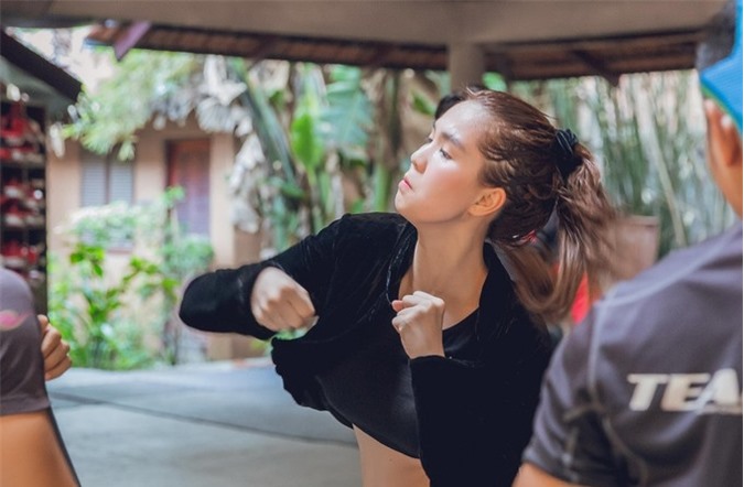 Mộng làm "đả nữ", Ngọc Trinh "đổ nước mắt" trên võ đường