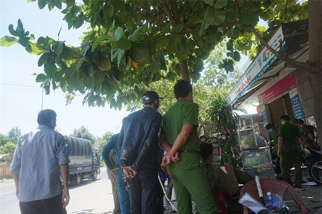 Phòng ngủ bốc cháy bất ngờ, đôi trai gái thương vong