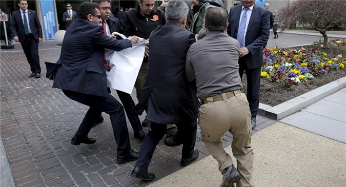 Berlin lo ngại những vệ sĩ của Tổng thống Thổ Nhĩ Kỳ tại G20