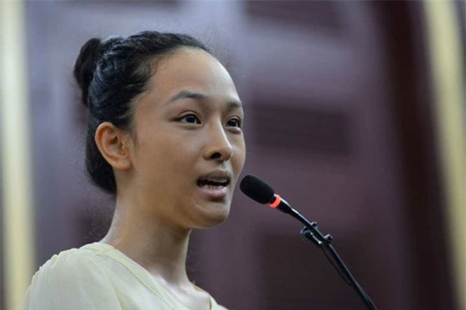 Xét xử hoa hậu Phương Nga: "Ông Mỹ dọa bắt tôi tội bán dâm"