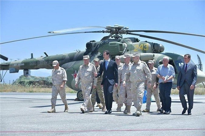 Tổng thống Syria Assad thăm căn cứ không quân ở Hmeymim