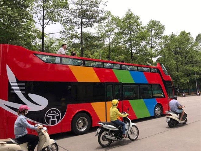 Hà Nội có xe buýt "mui trần" 2 tầng phục vụ khách du lịch