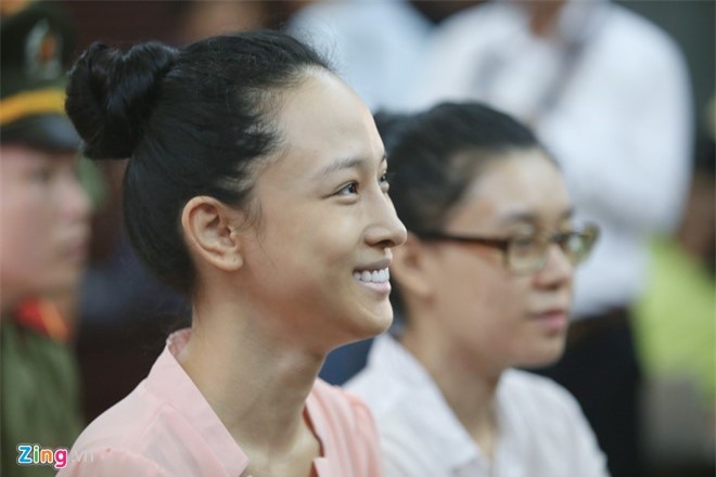 Hoa hậu Phương Nga được tại ngoại, người thân vỡ òa niềm vui