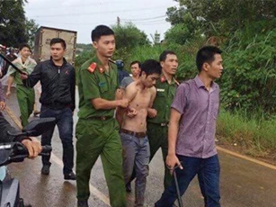 Không đòi được CMND, 2 người làm thuê sát hại ông chủ