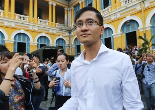 Hoa hậu Phương Nga tại ngoại, Cao Toàn Mỹ phản ứng thế nào?