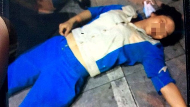 Khởi tố chủ quán nước mía hành hung nữ công nhân môi trường